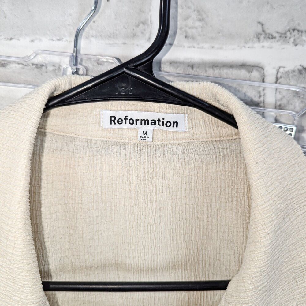 REFORMATION 2 Piece Set Pant & Shirt in Beige crinkle size Medium - Picture 3 of 12